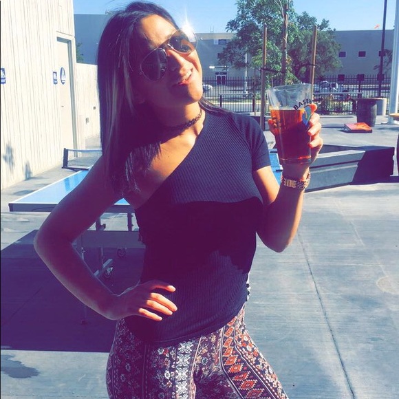 Meet your Posher, Jessica - Picture 1 of 1